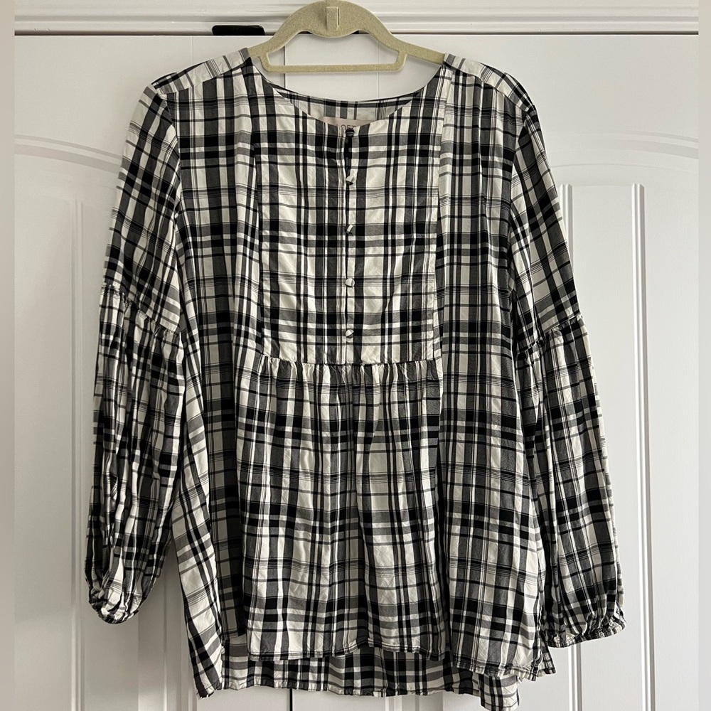 LOFT B&W Plaid Blouse